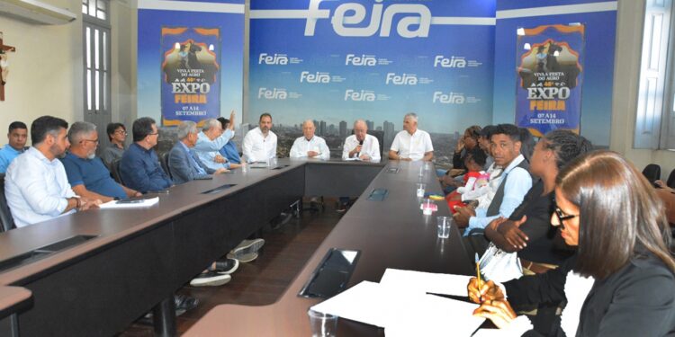 Prefeito José Ronaldo empossa novos membros do Conselho Municipal de Alimentação Escolar