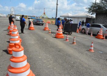 Expofeira 2025: Motoristas e motociclistas por aplicativo terão adesivo para garantir faixa exclusiva de acesso