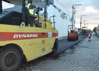 Começa pavimentação de quatro ruas na Cidade Nova e mais uma no Parque Ipê