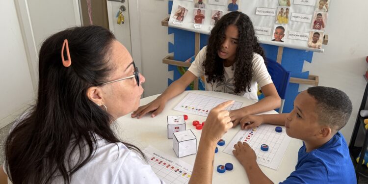 Setembro Surdo: momento de afirmação das lutas dá visibilidade à comunidade surda em Feira de Santana