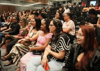 Professores comemoram enquadramento após anos de espera em Feira de Santana