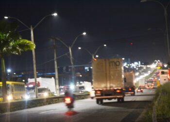 BR-324 ganha moderna iluminação pública no trecho de Feira de Santana