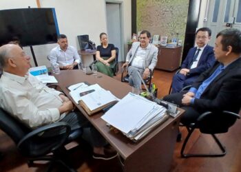 Dirigentes da BYD visitam Feira e prospectam expansão na região