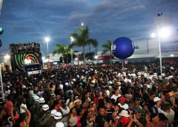 Prefeito José Ronaldo oficializa Micareta 2026 para novembro