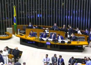 Voto secreto na PEC da blindagem: veja como os deputados baianos se posicionaram