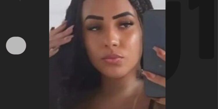 Jovem de 18 anos é morta a tiros dentro de casa em Salvador