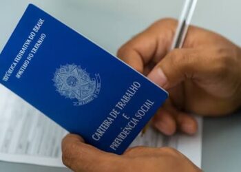 Desemprego recua para 5,6% em julho, menor nível da série histórica do IBGE