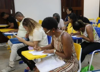 Prova para seleção de diretores e vice-diretores da rede municipal acontece domingo na UEFS