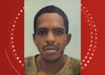 Ajudante de pedreiro é morto com 18 tiros na frente do filho de 4 anos na Bahia