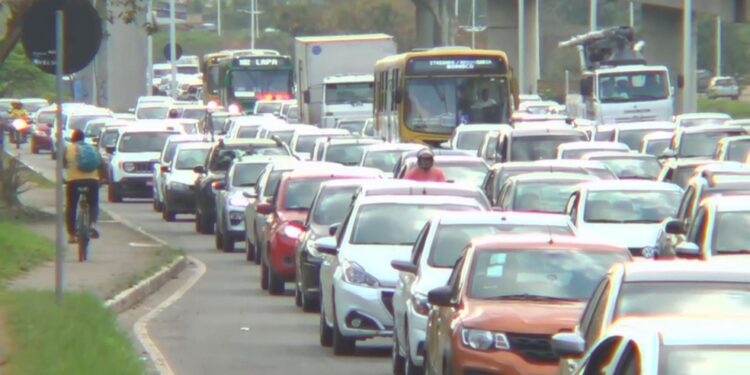 Governador da Bahia sanciona lei que oferece descontos e remissão de dívidas do IPVA e do licenciamento