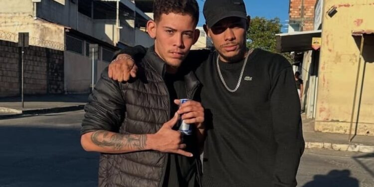 Acidente entre três veículos deixa dois mortos no sul da Bahia