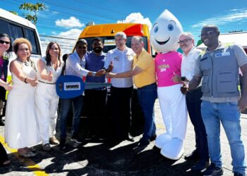 Feira de Santana recebe vacimóvel para ampliar acesso à vacinação