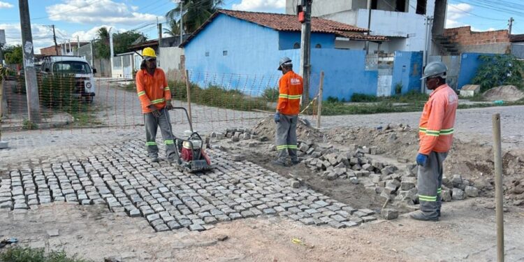 SOMA avança com manutenção de pavimentação asfáltica e a paralelo