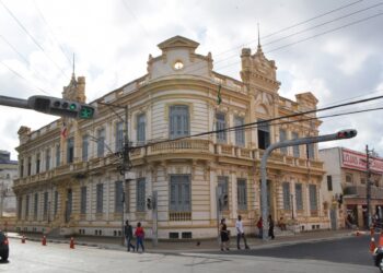 Prefeitura de Feira de Santana nomeia mais 11 aprovados em concurso público