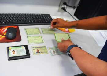 Quase 5 mil itens estão no setor de Achados e Perdidos da Prefeitura de Feira