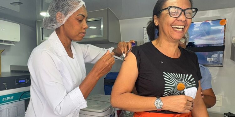 Feira de Santana aplicou 2.300 doses de vacinas no Dia D da Campanha de Multivacinação