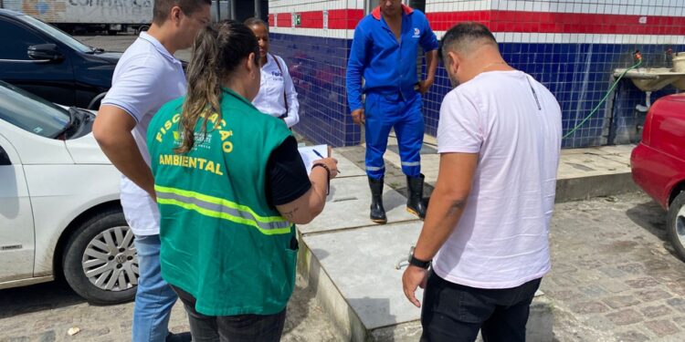 Secretaria de Meio Ambiente realiza fiscalização em postos de combustíveis para garantir cumprimento de licenças ambientais