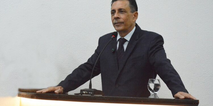 Sérgio Carneiro pede demissão da Secretaria de Mobilidade Urbana