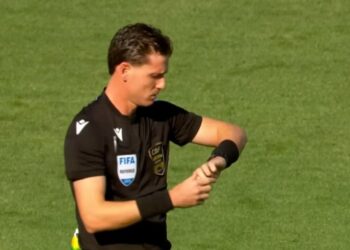 Ramon Abatti Abel ignorou recomendação do VAR em suposto pênalti