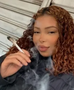 “Japinha do CV”: saiba quem era “musa do crime” morta em megaoperação