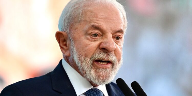 Quaest mostra Lula 9 pontos à frente de Ciro; 10, de Bolsonaro; 12, de Tarcísio e Michelle; 13, de Ratinho Jr., 15, de Zema, Caiado e Eduardo; e 23 de Leite no 2º turno de 2026