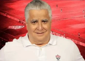 Ex-presidente do Vitória está internado em estado grave e família pede oração