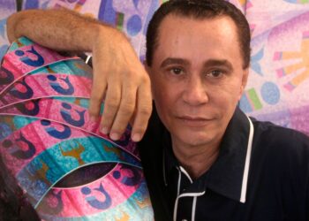 Artista plástico César Romero morre após se engasgar durante alimentação em Salvador