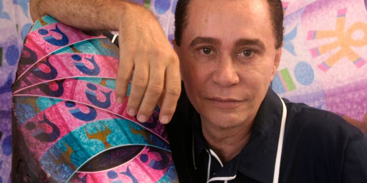 Artista plástico César Romero morre após se engasgar durante alimentação em Salvador