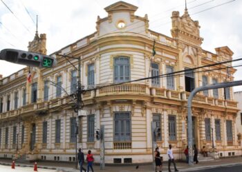 Feira de Santana prorroga prazo de sindicância sobre vazamento de nomes de pessoas com HIV