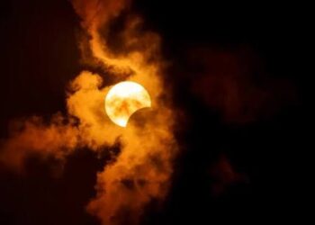 Sol ficará escondido por 6 minutos no maior eclipse solar do século; saiba quando será