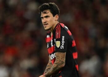 Pedro tem fratura no antebraço, e Flamengo avalia protocolo de recuperação