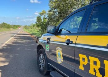 Batida entre dois carros na BR-349 deixa quatro mortos e três feridos na Bahia