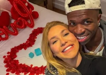 Vini Jr. assume namoro com Virginia Fonseca