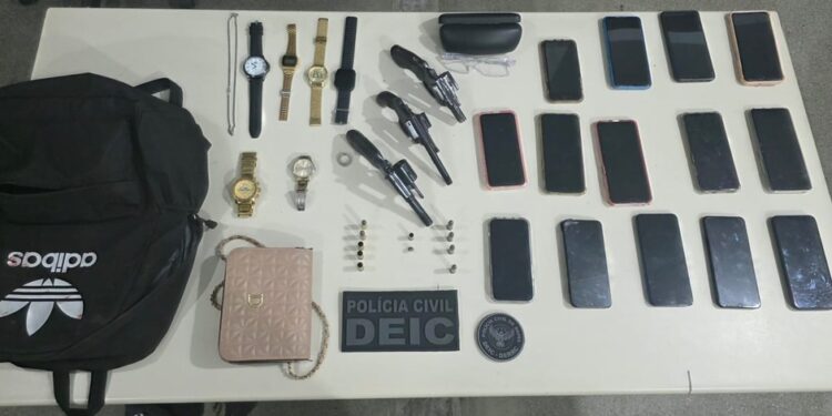 Três suspeitos de assaltos a ônibus intermunicipais morrem após confronto com policiais na Bahia