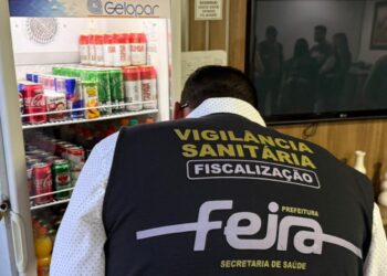 Vigilância Sanitária interdita lanchonete durante ação integrada na região da Rodoviária