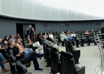 Evento sobre proteção digital destaca desafios da segurança e da legislação cibernética em Feira