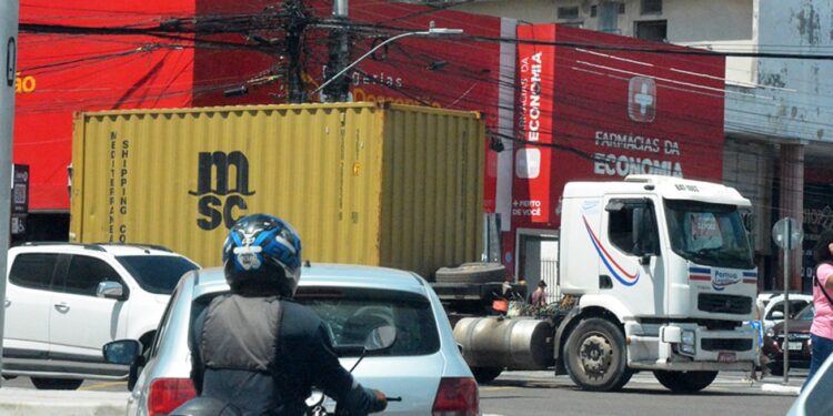 Estabelecidas novas normas para circulação de veículos de carga, de tratores e de tração animal