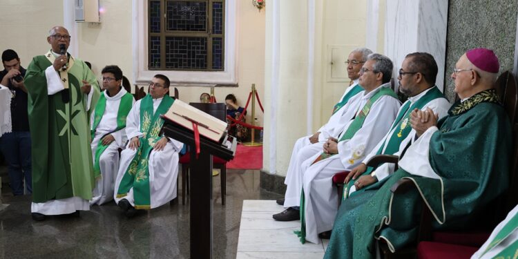 Em missa festiva, Dom Itamar se torna membro honorário da AFL