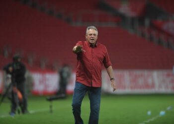 Inter anuncia o técnico Abel Braga