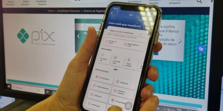 Pix passa a ser rastreado para bloquear dinheiro de golpes e fraudes
