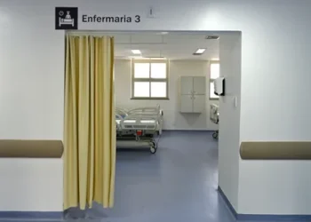 Estudantes de baixa renda na Bahia poderão estudar medicina em Cuba