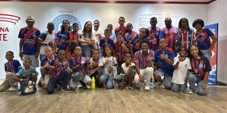 Estudantes da rede municipal de Antônio Cardoso vivem sonho na Fonte Nova