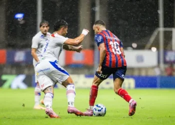 Tropeço pesado: Bahia joga mal e perde para o Fortaleza na Fonte Nova