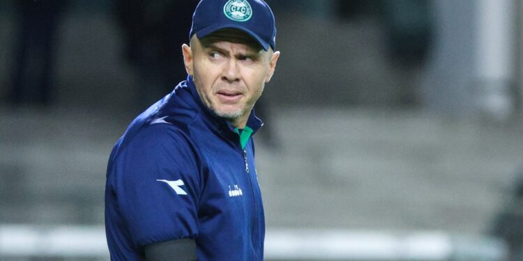 Coritiba anuncia a saída do técnico Mozart; veja os detalhes