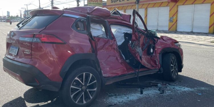 Empresário morre após batida entre carro e ônibus na BA; vítima estava a caminho de São Paulo para fazer compras