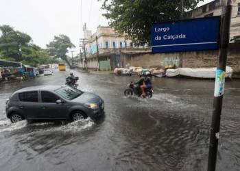 Salvador registra mais chuva do que o esperado para o mês em 12 horas