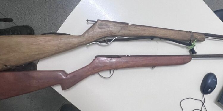 Criança corre atrás de viatura da polícia para denunciar que mãe era agredida na BA; suspeito foi preso