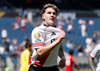 Em crise, River Plate prepara barca com alvo do Flamengo e mais sete