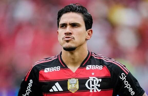 Pedro, do Flamengo, sofre lesão muscular e está fora da final da Libertadores