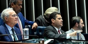 Senado aprova o projeto que isenta do IR quem ganha até R$ 5 mil por mês